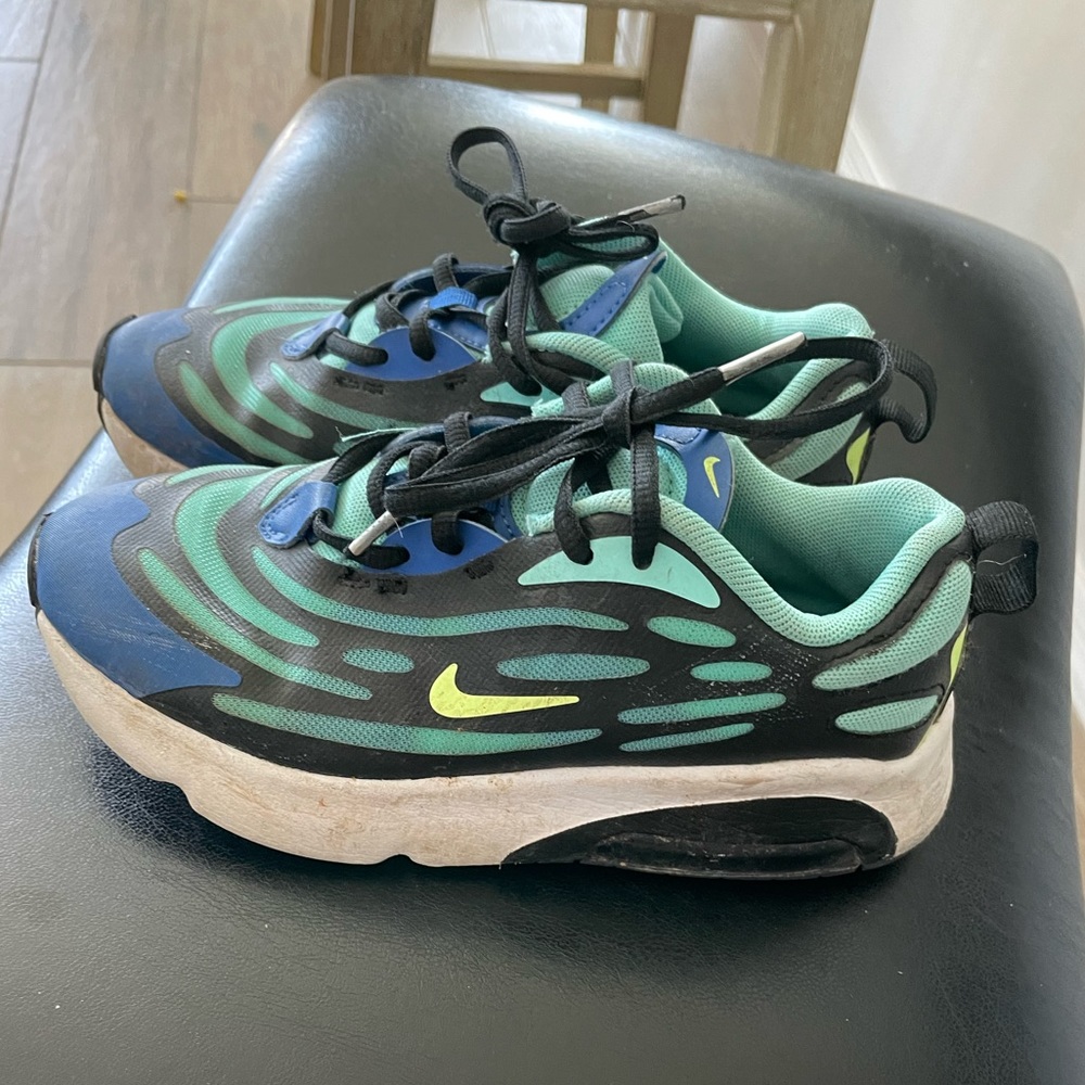 Nike boys shoes